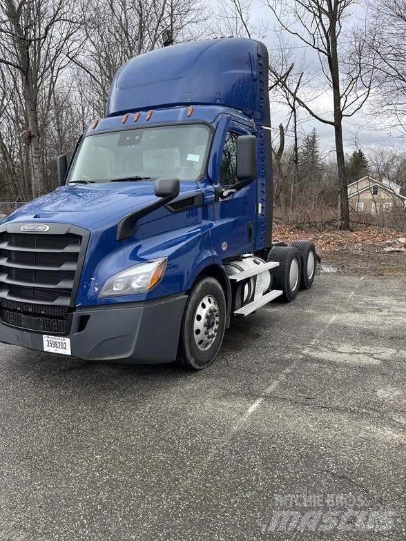 Freightliner CASCADIA 116 Conventional Trucks / Tractor Trucks