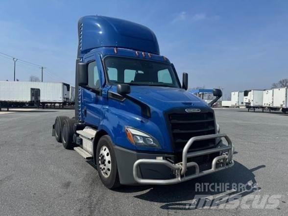 Freightliner CASCADIA 116 Conventional Trucks / Tractor Trucks