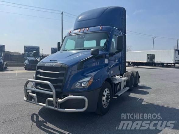 Freightliner CASCADIA 116 Conventional Trucks / Tractor Trucks