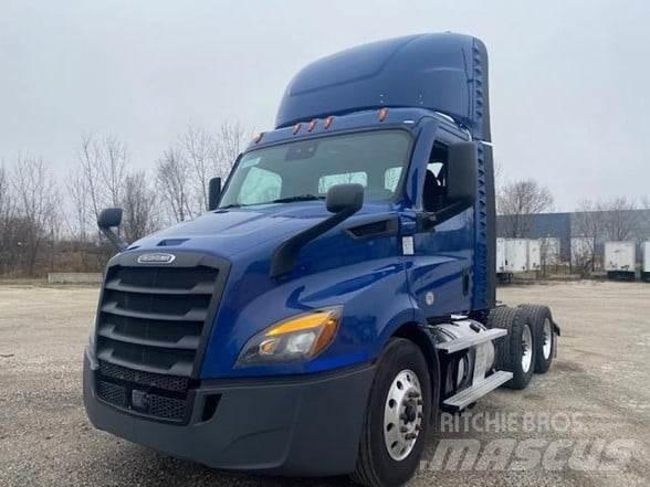 Freightliner CASCADIA 116 Conventional Trucks / Tractor Trucks