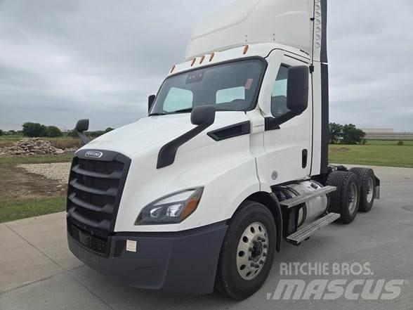 Freightliner CASCADIA 116 Conventional Trucks / Tractor Trucks