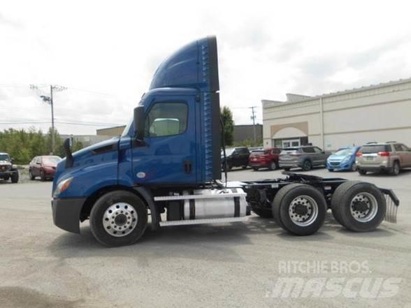 Freightliner CASCADIA 116 Conventional Trucks / Tractor Trucks