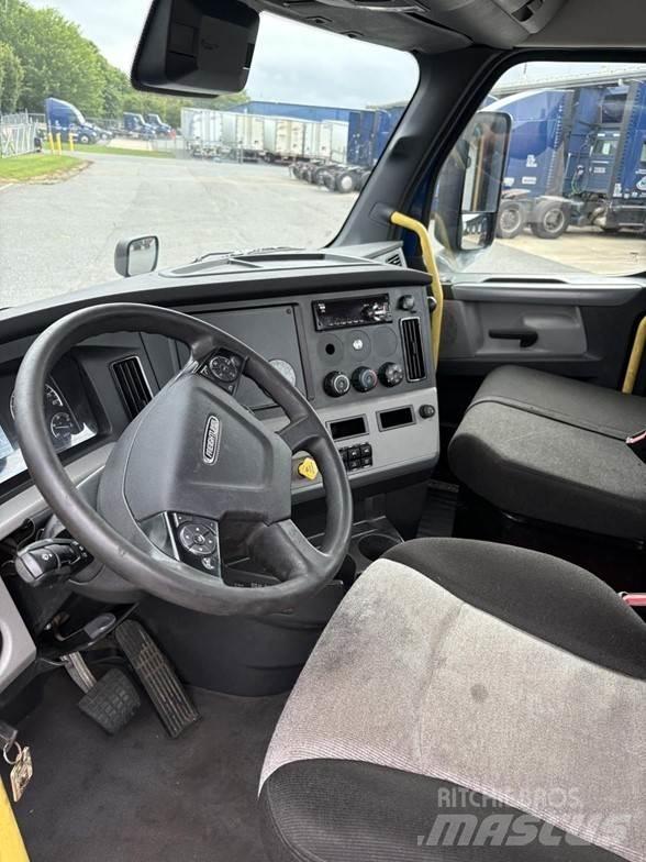 Freightliner CASCADIA 116 Conventional Trucks / Tractor Trucks