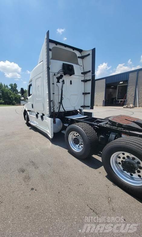 Freightliner CASCADIA 116 Conventional Trucks / Tractor Trucks
