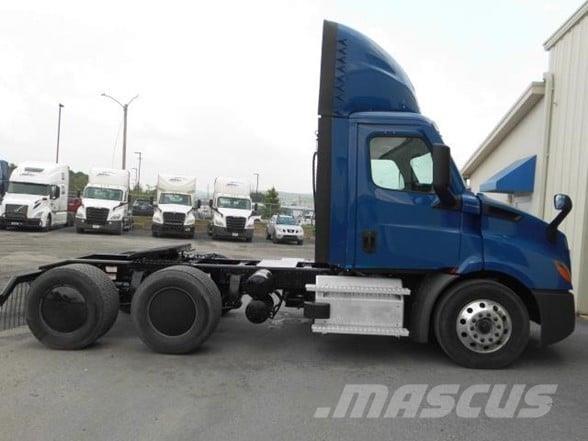Freightliner CASCADIA 116 Conventional Trucks / Tractor Trucks