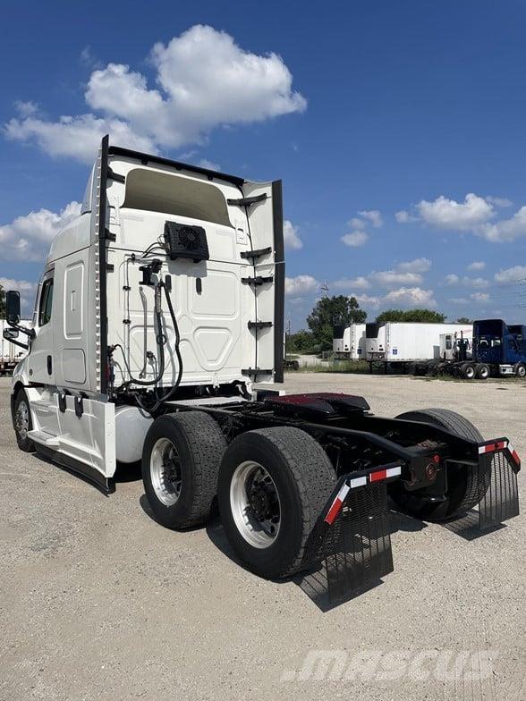 Freightliner CASCADIA 116 Conventional Trucks / Tractor Trucks