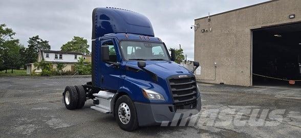 Freightliner CASCADIA 116 Conventional Trucks / Tractor Trucks