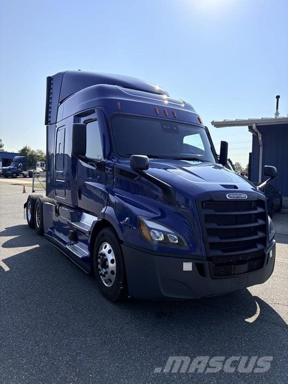 Freightliner CASCADIA 116 Conventional Trucks / Tractor Trucks