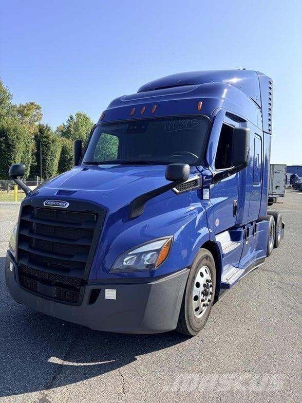 Freightliner CASCADIA 116 Conventional Trucks / Tractor Trucks