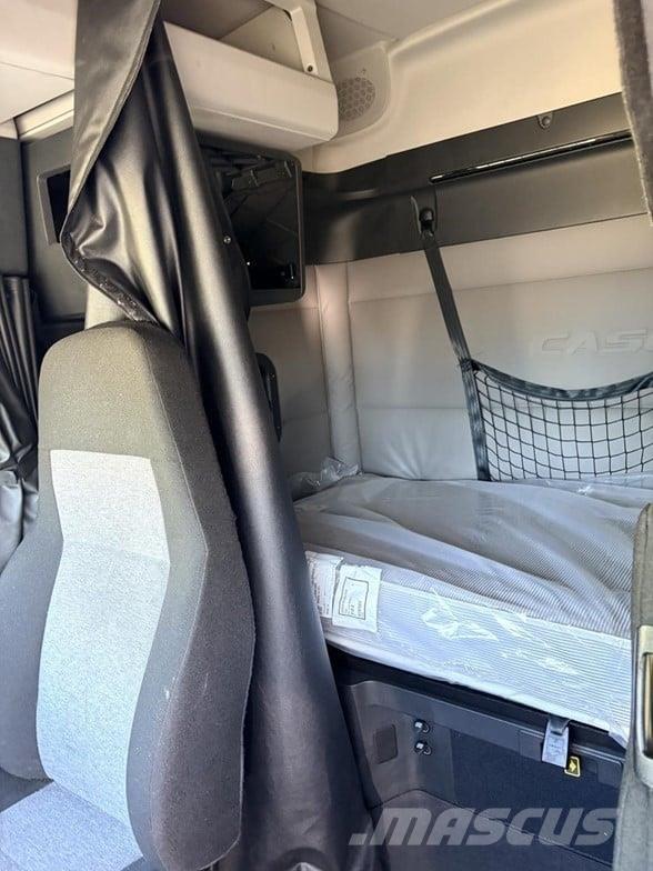 Freightliner CASCADIA 116 Conventional Trucks / Tractor Trucks