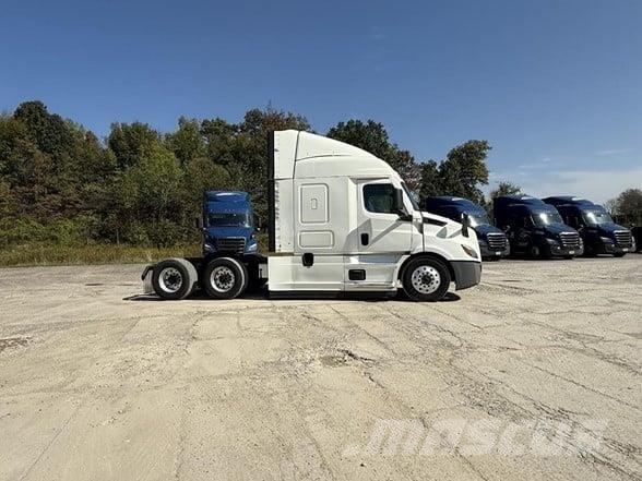 Freightliner CASCADIA 116 Conventional Trucks / Tractor Trucks
