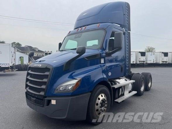 Freightliner CASCADIA 116 Conventional Trucks / Tractor Trucks