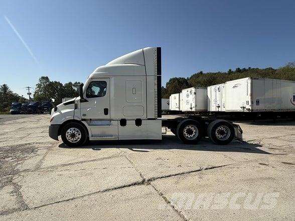 Freightliner CASCADIA 116 Conventional Trucks / Tractor Trucks