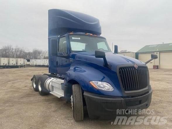 International LT Conventional Trucks / Tractor Trucks