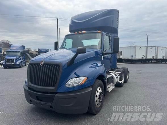 International LT Conventional Trucks / Tractor Trucks