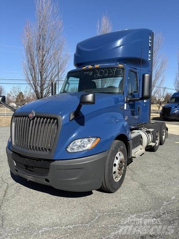International LT Conventional Trucks / Tractor Trucks