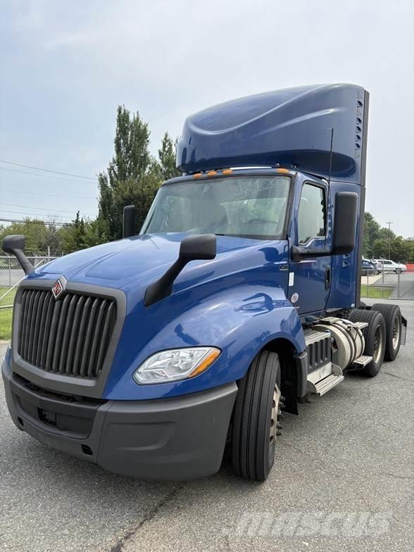 International LT Conventional Trucks / Tractor Trucks