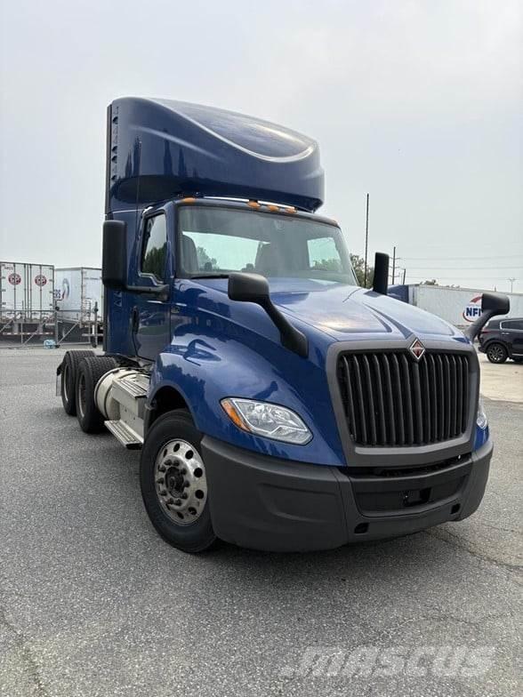 International LT Conventional Trucks / Tractor Trucks