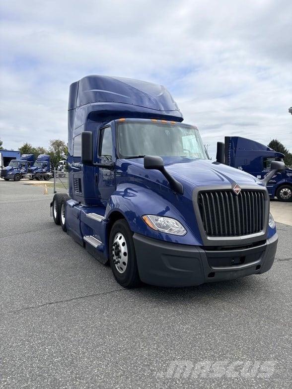 International LT Conventional Trucks / Tractor Trucks