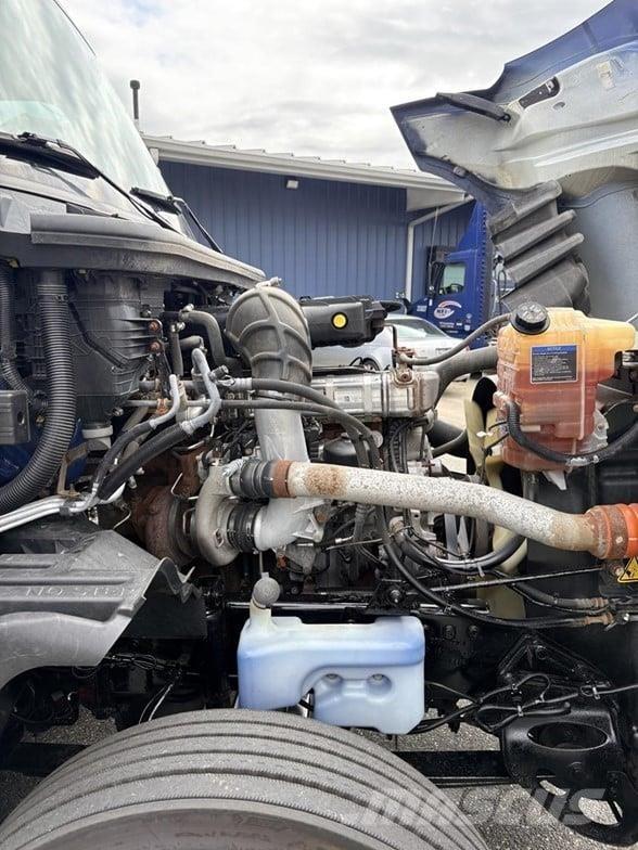 International LT Conventional Trucks / Tractor Trucks