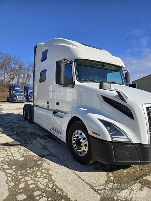 Volvo VNL64T860 Conventional Trucks / Tractor Trucks
