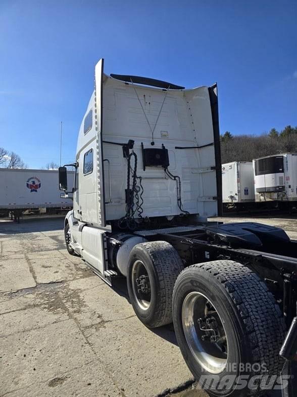 Volvo VNL64T860 Conventional Trucks / Tractor Trucks