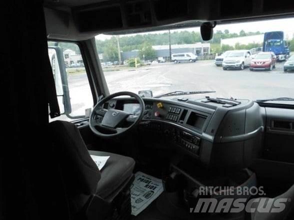 Volvo VNL64T860 Conventional Trucks / Tractor Trucks