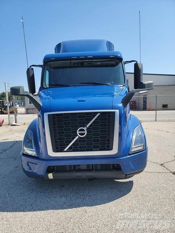 Volvo VNL64T860 Conventional Trucks / Tractor Trucks