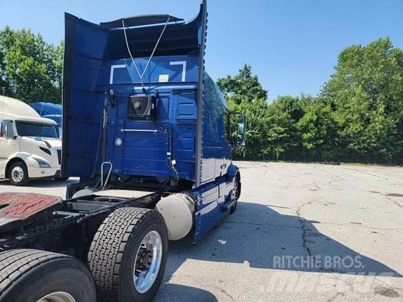 Volvo VNL64T860 Conventional Trucks / Tractor Trucks