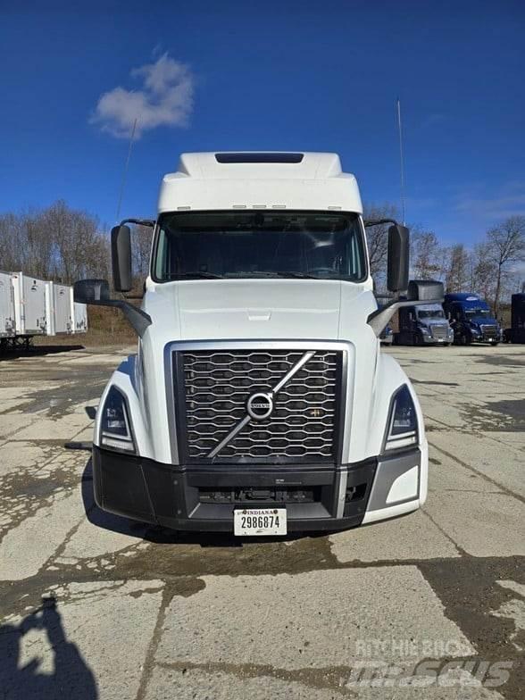 Volvo VNL64T860 Conventional Trucks / Tractor Trucks