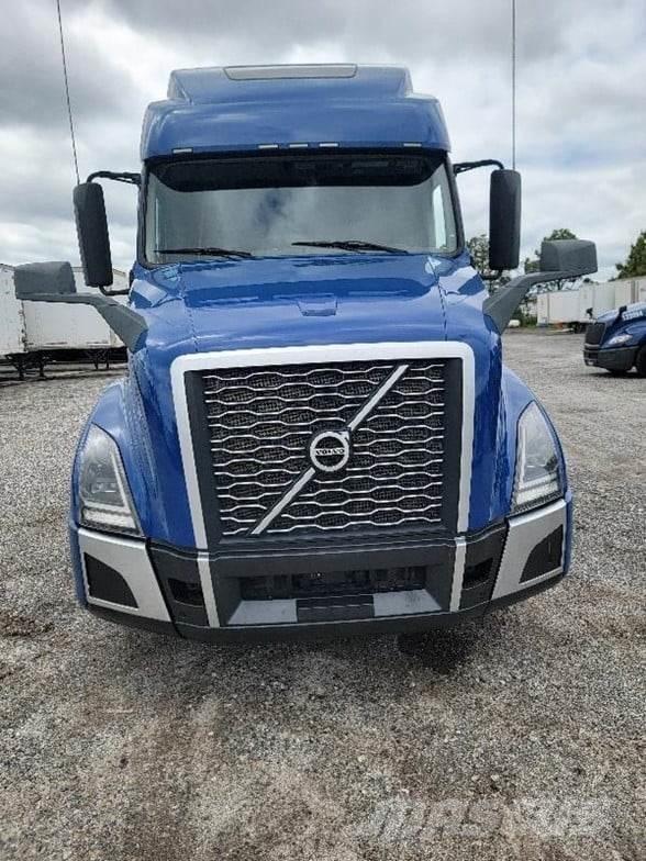 Volvo VNL64T860 Conventional Trucks / Tractor Trucks