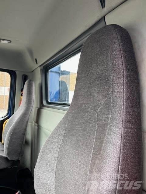 Volvo VNR64T300 Conventional Trucks / Tractor Trucks