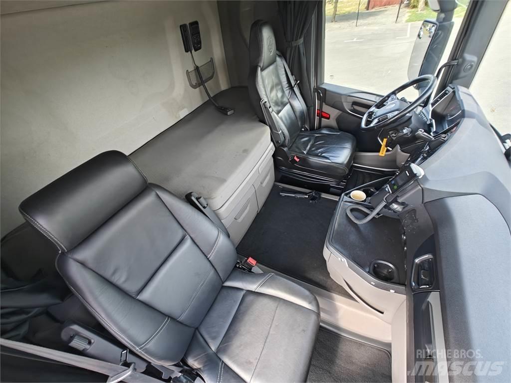 Scania R580 Conventional Trucks / Tractor Trucks