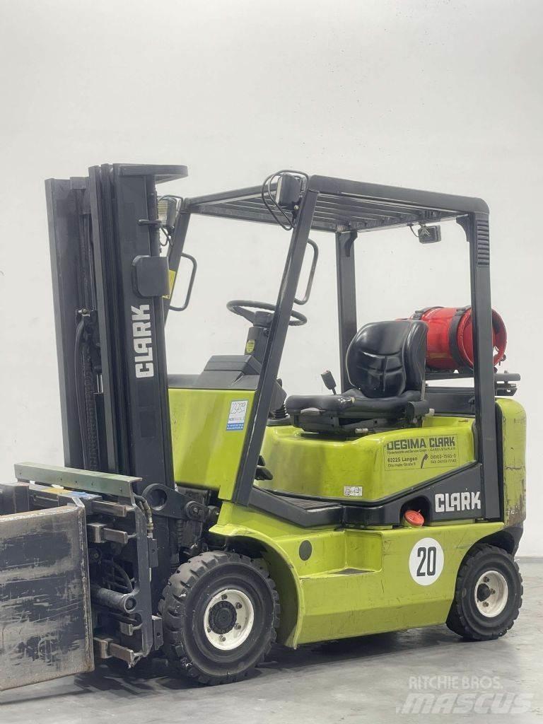 Clark CPG 16 LPG trucks