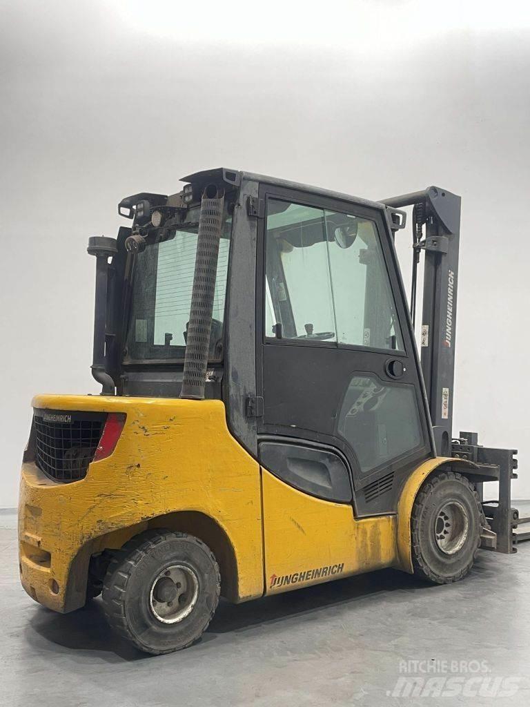 Jungheinrich DFG430S Diesel Forklifts