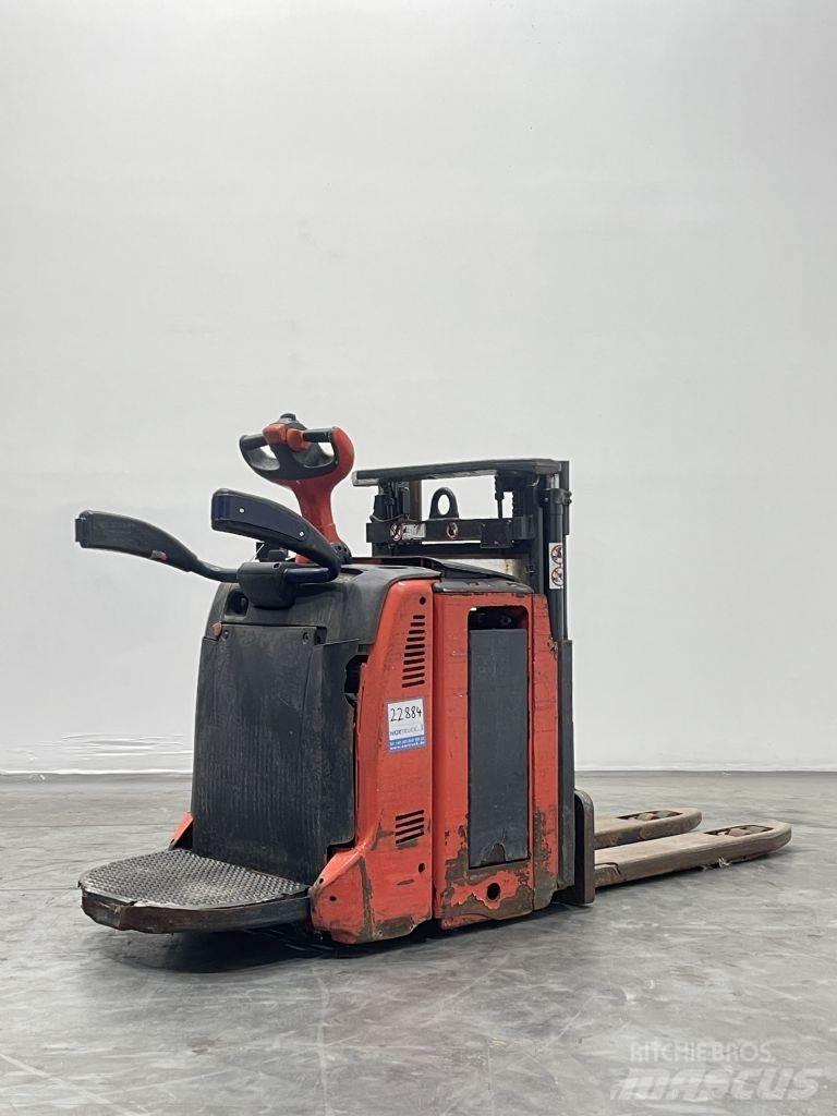 Linde D12AP-133 Pedestrian stacker