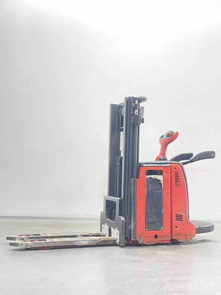 Linde D12AP-133 Pedestrian stacker