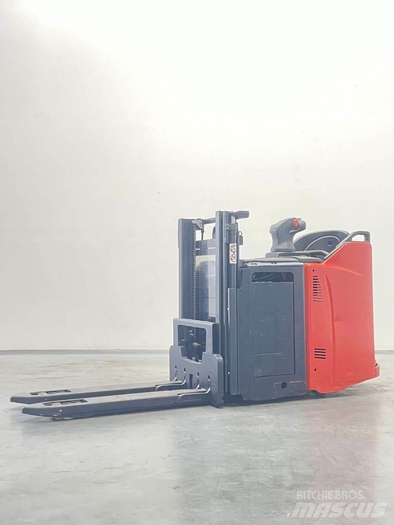 Linde D12HPSP-133 Pedestrian stacker