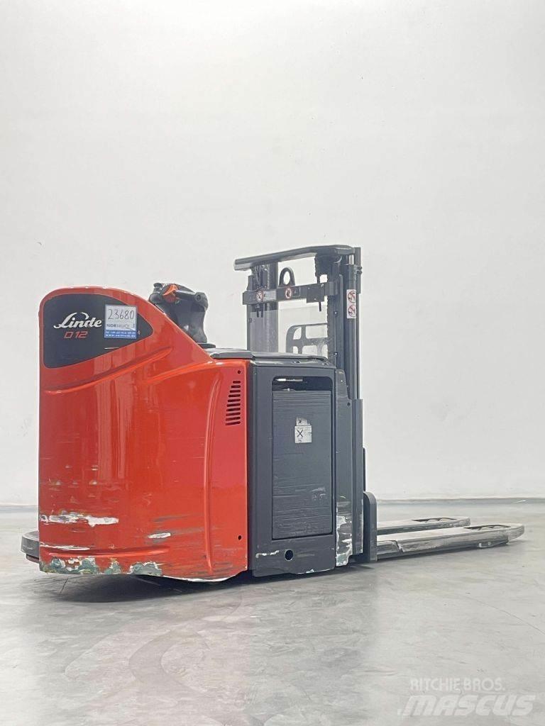 Linde D12HPSP-133 Pedestrian stacker
