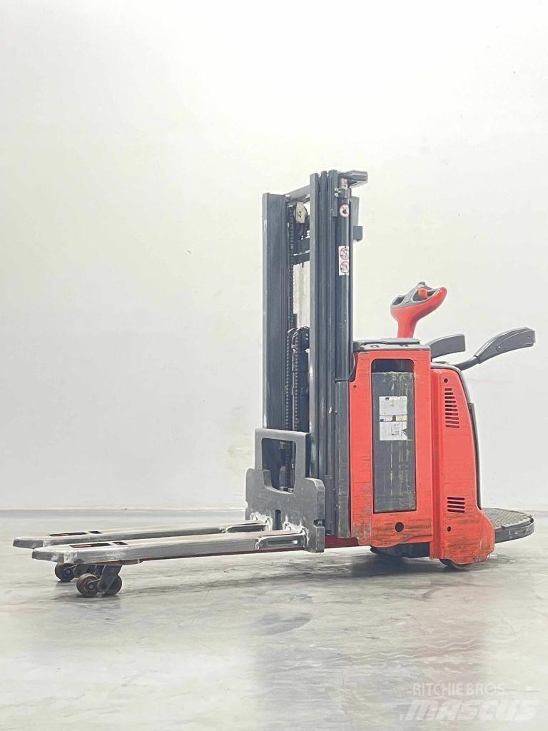 Linde D12LAP-133 Pedestrian stacker