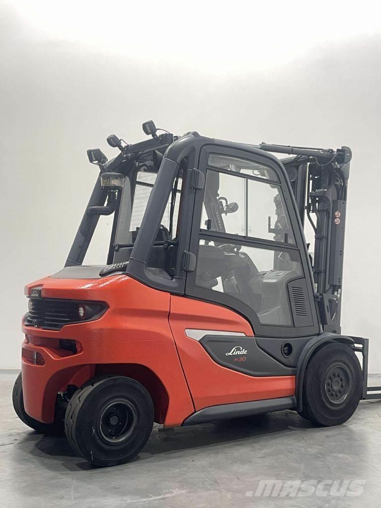 Linde H30D-01-1202 Diesel Forklifts
