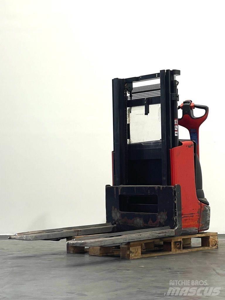 Linde L12-1172 Pedestrian stacker