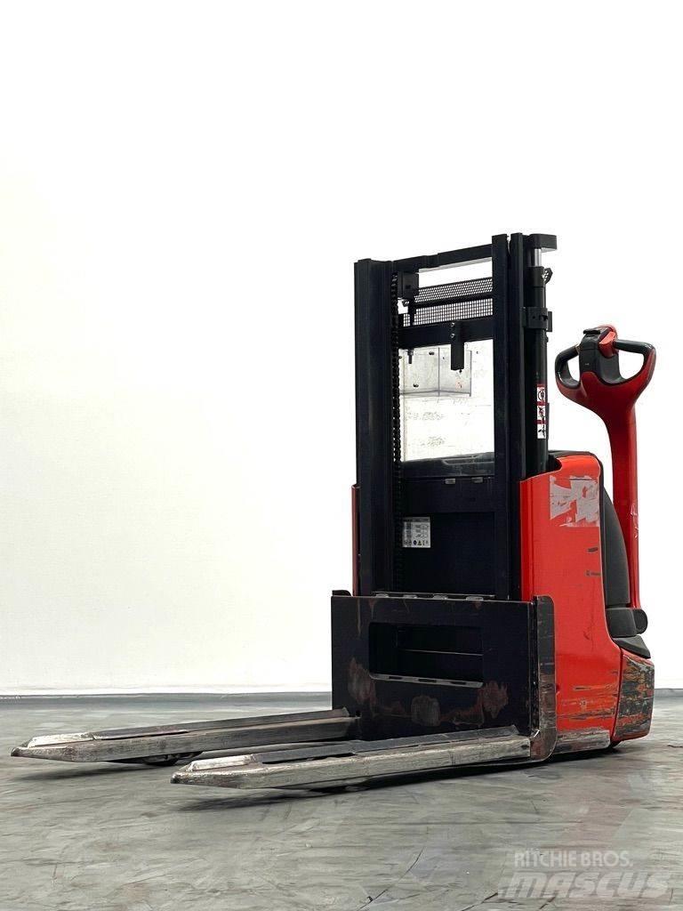 Linde L12-1172 Pedestrian stacker