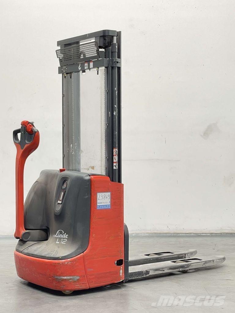 Linde L12-1172 Pedestrian stacker