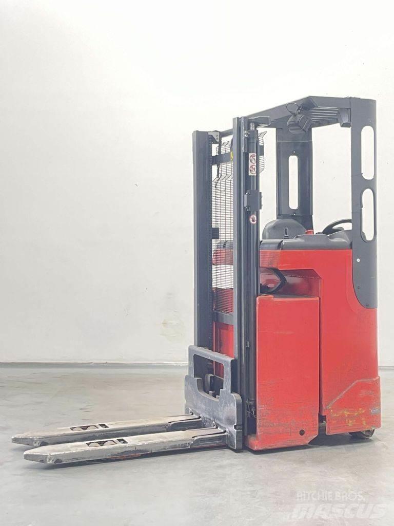 Linde L12R-139 Self Propelled Stackers