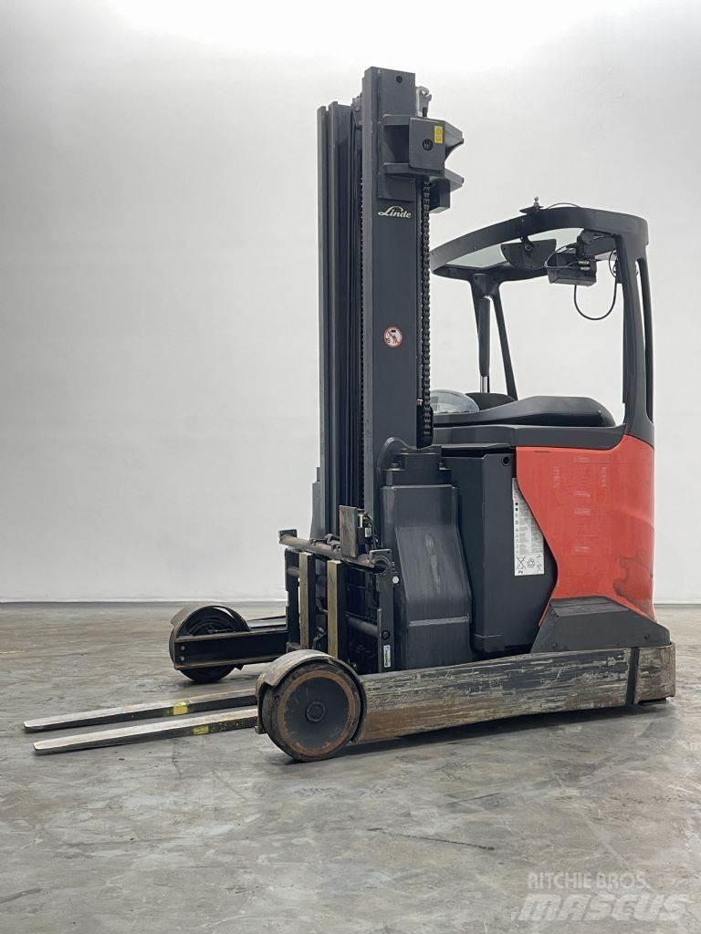 Linde R20-01-1120 Reach trucks