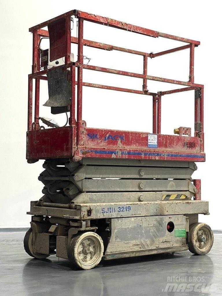 SkyJack SJIII-3219 Scissor Lifts