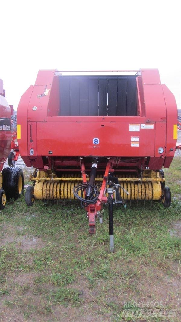New Holland BR780 Round Balers