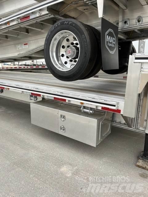 MAC  Lowboy trailer