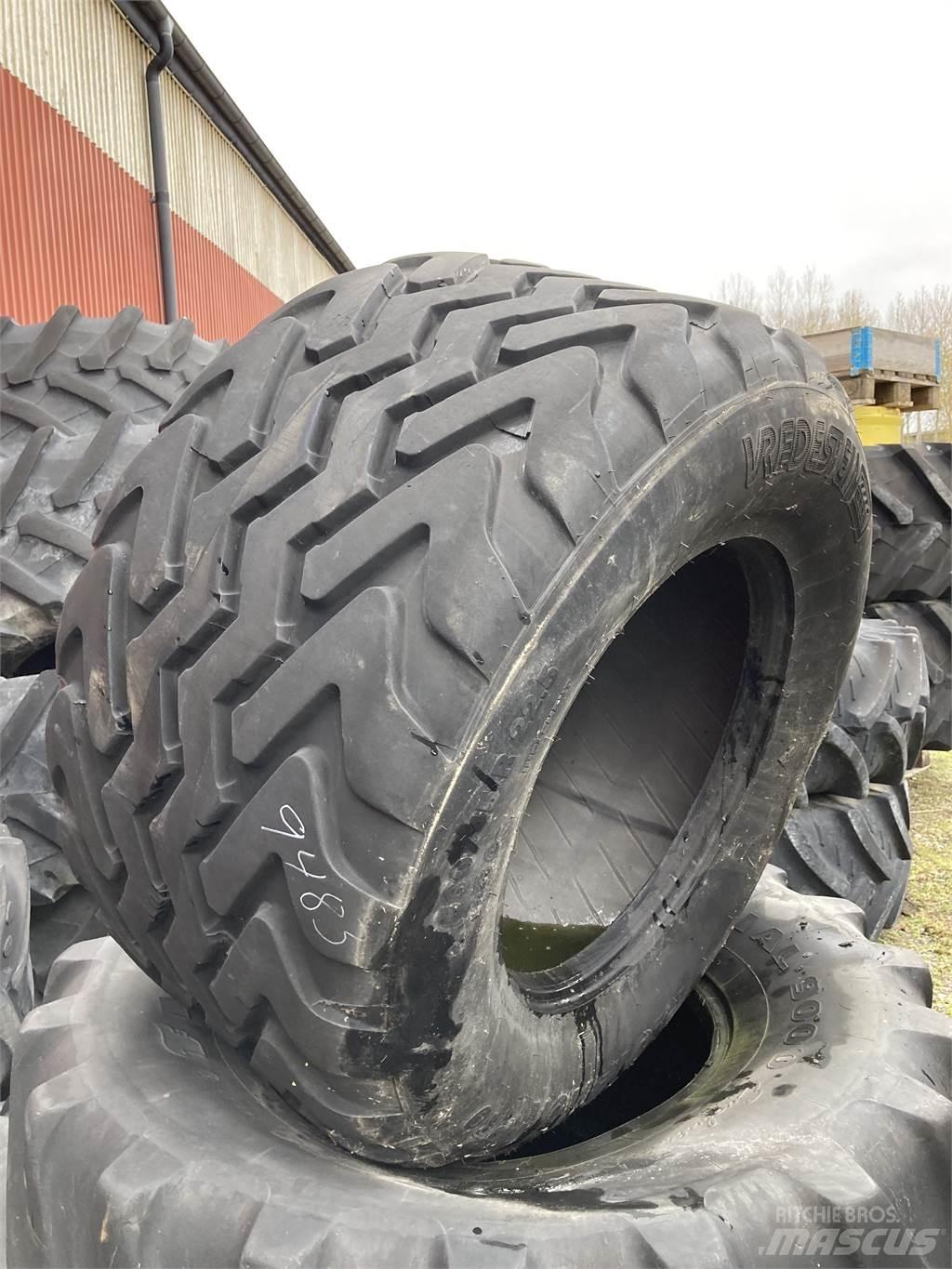  560/45X22,5 Tires, wheels and rims